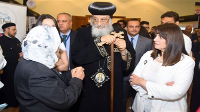 البابا تواضروس يشيد بجناح وزارة الهجرة بدير الأنبا بيشوي