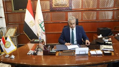 القوى العاملة تنفي ما تردد حول الاستغناء عن العمالة المصرية في الكويت