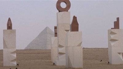 معرض فني دولي في رحاب منطقة الأهرامات (شاهد)