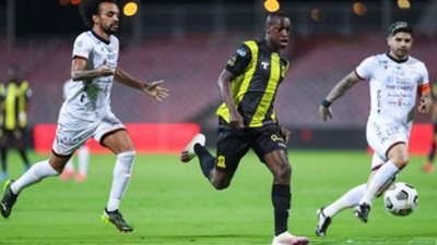 الاتحاد يواجه الشباب بالدوري السعودي.. الأفضلية لنمور جدة في تاريخ المواجهات