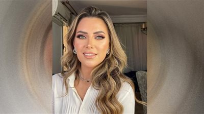 هبة عبدالعزيز تستعرض سحر ملامحها