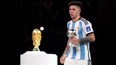 بنفيكا يصدم تشيلسي بشأن إنزو فيرنانديز