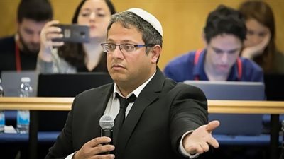 بن غفير يشن هجومًا على غانتس.. يُحاول إثارة جماهير اليسار