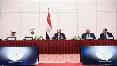 السيسي يجتمع مع رابطة رجال الأعمال القطريين
