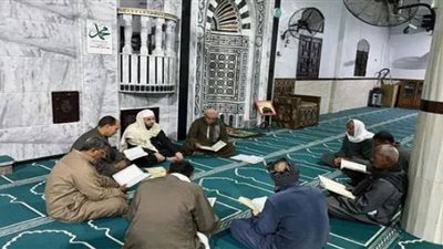 انعقاد مجالس الإقراء على كبار قراء القرآن الكريم