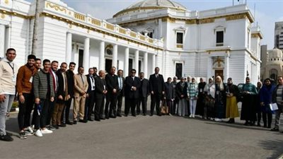 أعضاء نموذج محاكاة مجلس النواب بالحسينية تحت قبة البرلمان