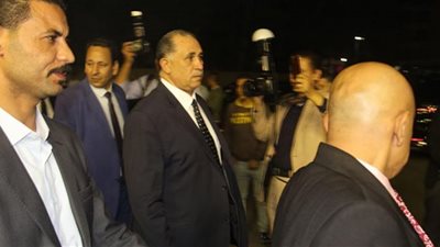 نقيب المحاميين وزكريا عزمي ومظهر شاهين في عزاء فريد الديب.. صور
