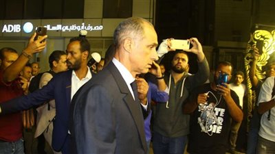 صور.. جمال مبارك يقدم واجب العزاء في فريد الديب
