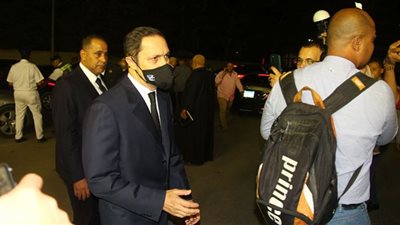 صور.. علاء مبارك يقدم واجب العزاء في فريد الديب