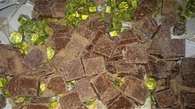 ضبط 3 طن شيكولاتة مجهولة المصدر