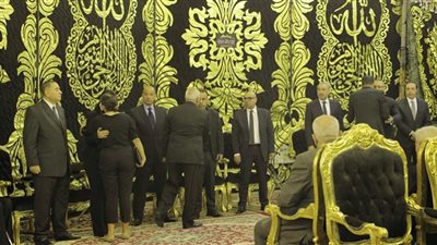 نقيب المحامين يؤدي واجب العزاء في الراحل فريد الديب.. صور