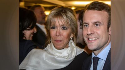 صحفي يصفع ماكرون بسؤال مُحرج عن زوجته| مفاجأة حول ثروته (فيديو)