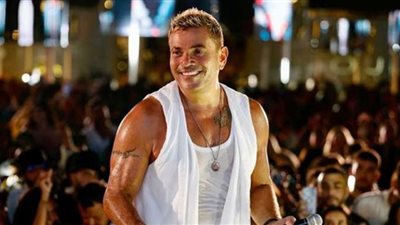 مصر والإمارات واحد .. عمرو دياب يشعل احتفالية الأهرامات (صور)