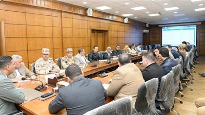 محافظ الدقهلية يتابع توصيل المرافق لمساكن حى شرق المنصورة