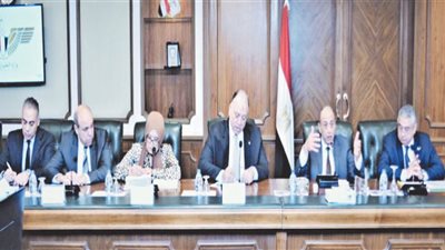 وزير الطيران: تقديم جميع التيسيرات للمسافرين والالتزام بتطبيق كل المعايير الدولية للأمن والسلامة