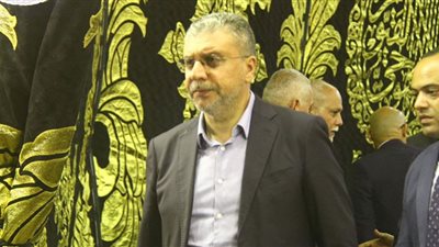 صور.. عمرو الليثي وأشرف زكي وسامح عاشور في عزاء فريد الديب