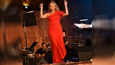 أقوى حفلات القلعة.. اللبنانية تانيا قسيس تشعل حماس جمهورها المصري بأغانيها الرومانسية (صور)