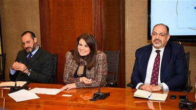 وزيرة الهجرة تبحث آليات جذب استثمارات المصريين بالخارج