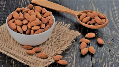 اللوز يعزز قدرات الرياضيين