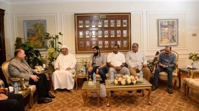 محافظ أسيوط يستقبل وفد مؤسسة زايد العليا لأصحاب الهمم لتفقد مراكز التخاطب