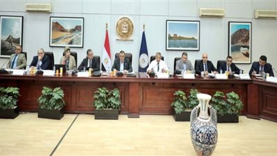 وزير السياحة يترأس اجتماع اللجنة الدائمة لتراخيص المنشآت الفندقية