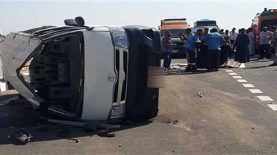 مصرع شخص وإصابة 9 آخرين في انقلاب سيارة بالشرقية