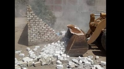 محافظ القاهرة يتابع إزالة تعديات علي أراضي زراعية بنطاق حي حلوان