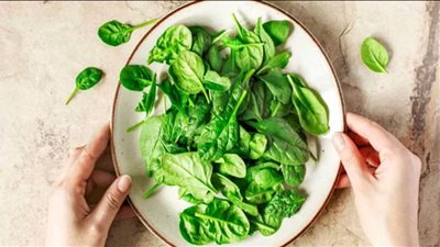 خضراوات ورقية خضراء تساعد في فقدان الوزن