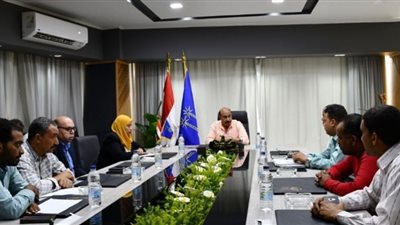 محافظ أسوان وان يوجه بسرعة إصلاح أعمدة الإنارة بحي الصداقة