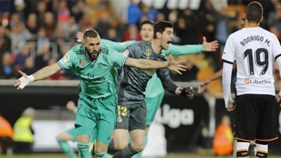 ريال مدريد يكتسح فالنسيا قبل مواجهة اليوم في كأس السوبر