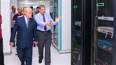 رئيس ميناء دمياط يتفقد عدد من إدارات الهيئة ومبنى الخدمات اللوجيستية