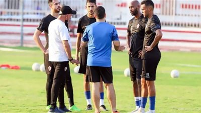 فيريرا يعقد جلسة مطولة مع لاعبي الزمالك