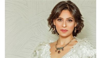 نورهان شعيب تؤدي مناسك العمرة.. صورة