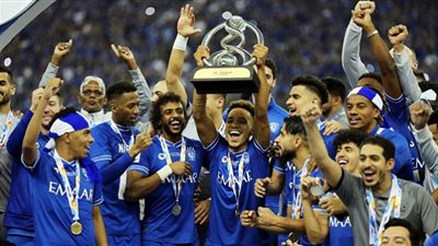 الهلال يسعي للتتويج بدوري روشن السعودي في نسخته الأولى