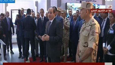 السيسي: في كلام كتير مش بنقوله في التليفزيون لأنه أسرار (شاهد)