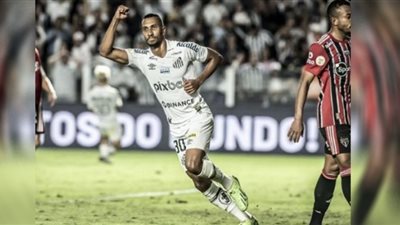 براجا يكشف تفاصيل عرض الأهلي لضمه من سانتوس