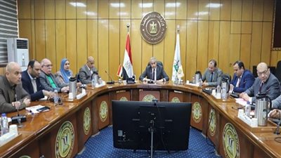 وزير القوى العاملة يطالب المديريات بتقديم بيانات ذوي الهمم المعينين خلال 10 أيام