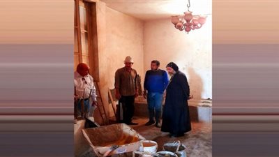 الأنبا صليب يتفقد آخر تطورات مبنى الكنيسة الجديدة .. صور