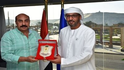 محافظ أسوان يستقبل وفد مؤسسة زايد العليا لأصحاب الهمم