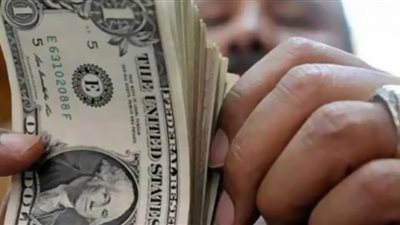 بائعو الذهب والسيارات سبب أزمة الدولار