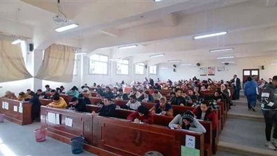 إحالة 37 طالبًا للتحقيق لاتهامهم بالغش داخل لجان الامتحانات بالإسكندرية