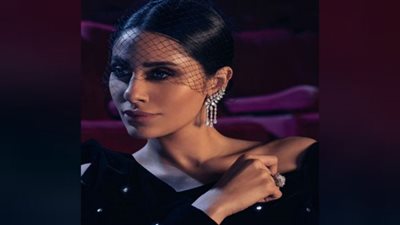 إلهام على.. أميرة بالشابوه الكلاسيكى