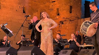 انطلاق حفل نادية مصطفى بمهرجان القلعة.. صور