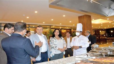 وزير السياحة يتفقد عددا ً من الفنادق لمتابعة استعدادات الوزارة للمؤتمر