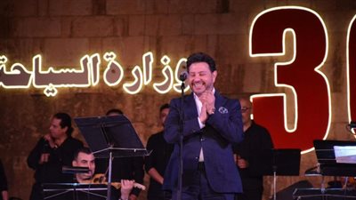 هاني شاكر يوجة رسالة لجمهوره بمهرجان القلعة ..صور