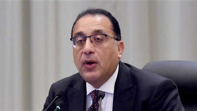 رئيس الوزراء يبدأ جولة تفقدية بمطار شرم الشيخ الدولي