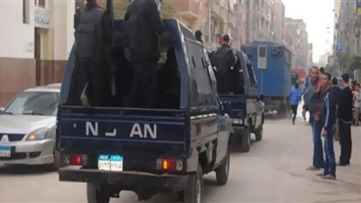 القبض على مهربي السجائر مجهولة المصدر