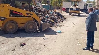 رفع تراكمات القمامة ومخلفات البناء في حملات ببني سويف