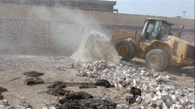 إزالة تعديات ٥ نقاط متغيرات مكانية على مساحة ١٤٠٠ متر بكفر العلو بحلوان