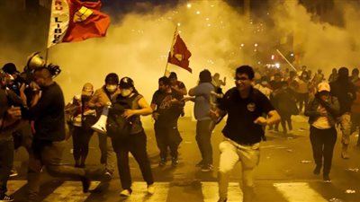 المدعي العام في بيرو يفتح تحقيقات جديدة بشأن ضحايا الاحتجاجات